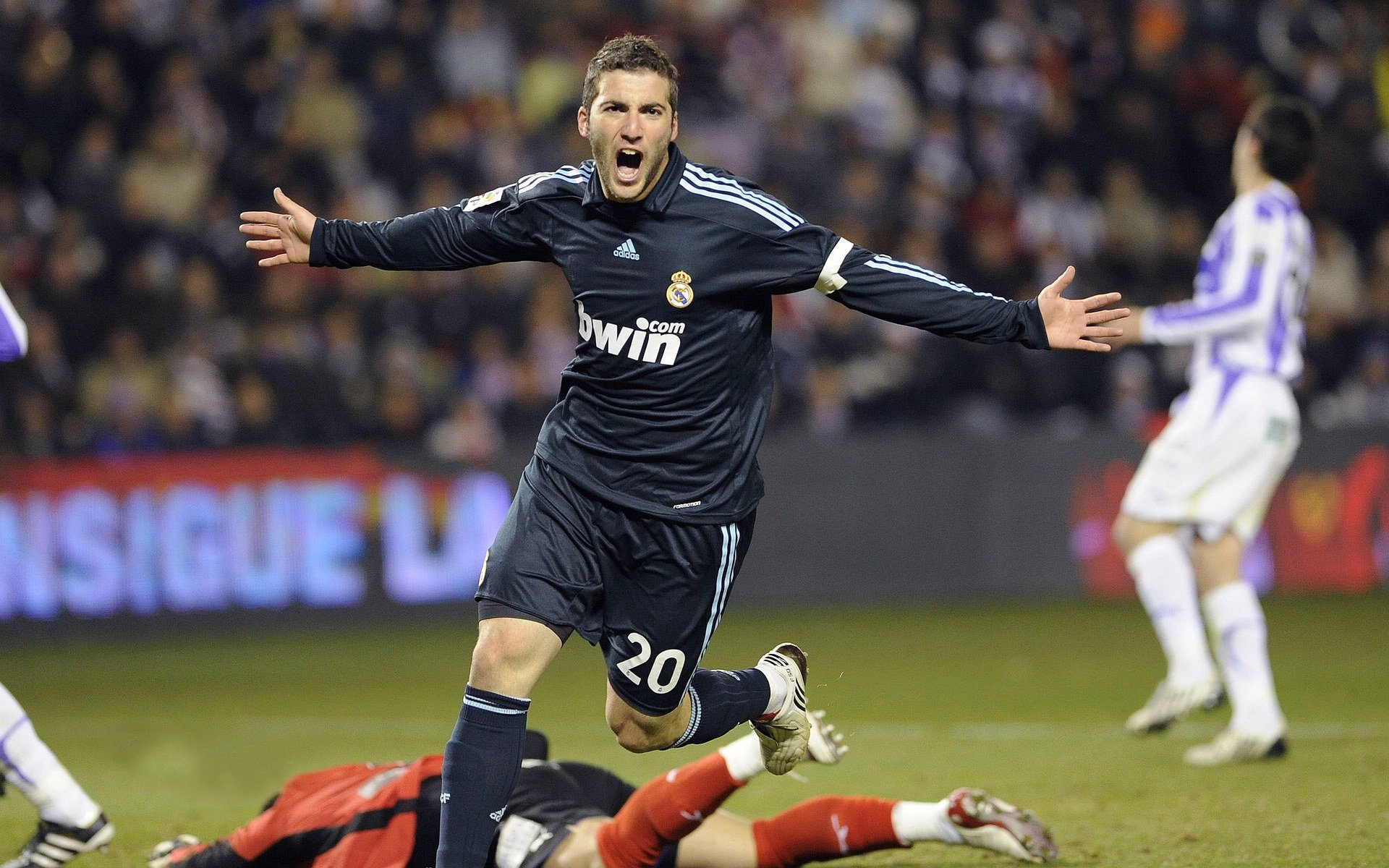 大学生田径锦标赛涌现多名潜力新星,大学生田径竞标赛